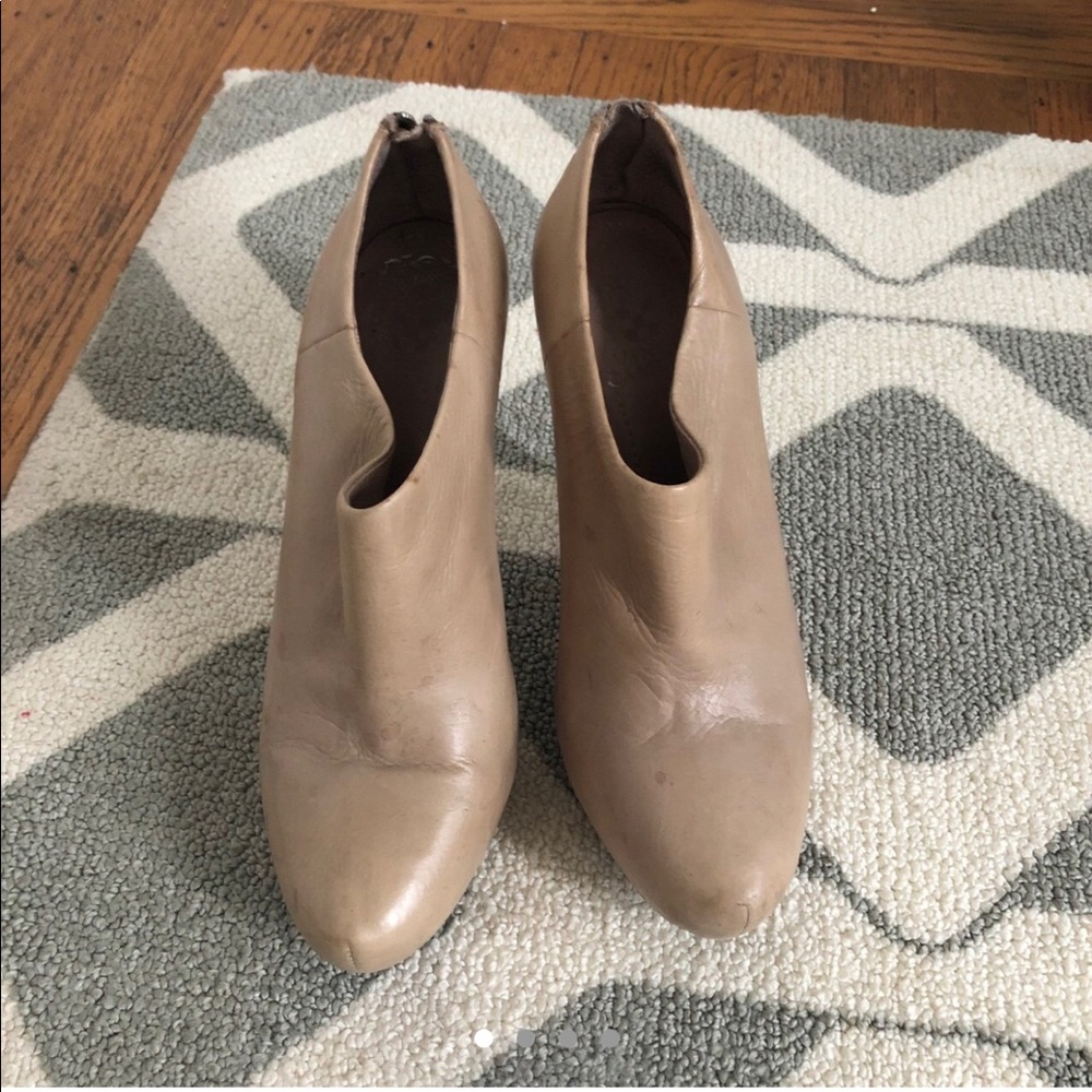 Vince camuto nude stiletto booties
